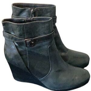 50 Kenneth Cole Reaction, Flirt Much? Wedge booties, 10M